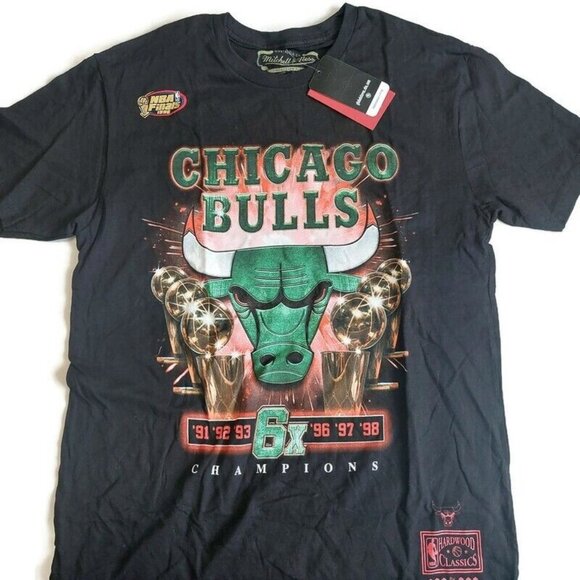 Mitchell & Ness Mens Size L Chicago Bulls 6x Champions T-Shirt Black Green - Picture 1 of 5